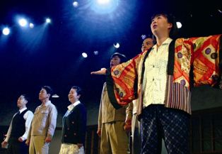 宮沢賢治詩碑の建立に奮闘した東山町の青年たちを描いた音楽劇「たいしたもんだ」は脚本、曲、キャストともに市民によるもの