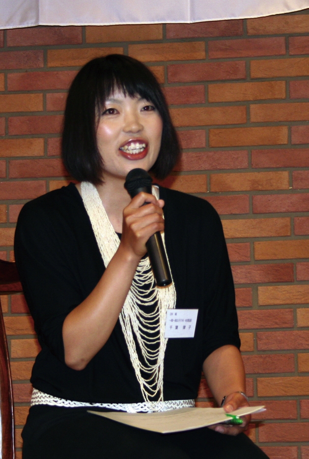 司会を務めた千葉律子さん（県立一関一高教諭）