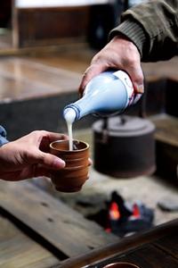 囲炉裏（いろり）で愉（たの）しむとっておき