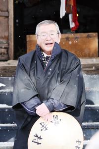 出発式で祝辞を述べる田代副市長